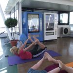 Yoga-Stunde auf der MS Brombachsee
