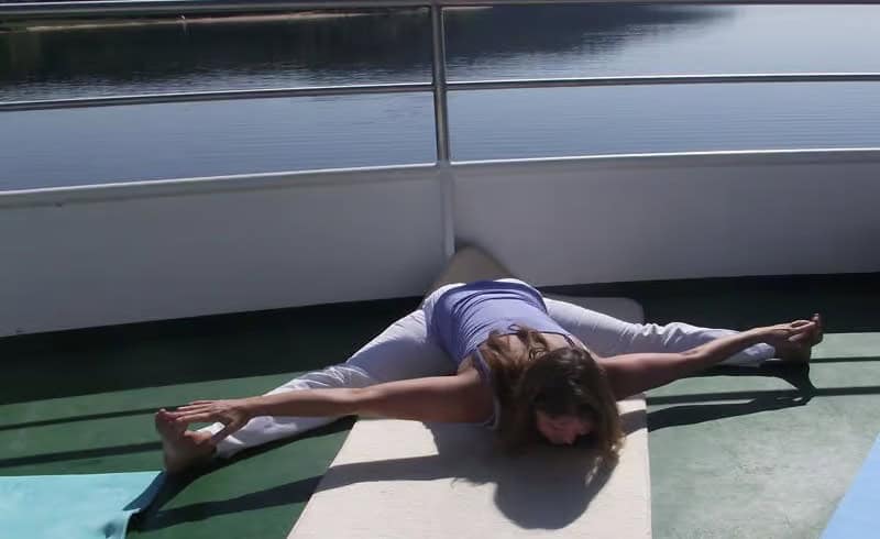 Yoga auf der MS Brombachsee