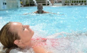 Thermalwasser entspannt und hilft gegen Stress, LimesTherme, FotoTI BadGögging