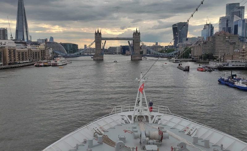 Fahrt auf der Themse, London, Tower Bridge