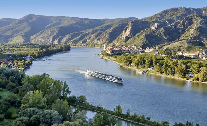 Lueftner Cruises, AMADEUS Queen, Duernstein