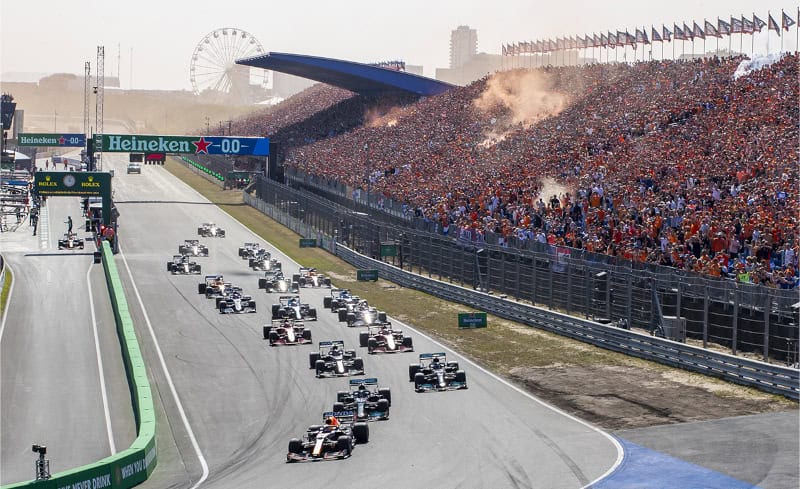 Zielgerade auf dem CMcom Circuit Zandvoort beim Formel 1 Rennen 