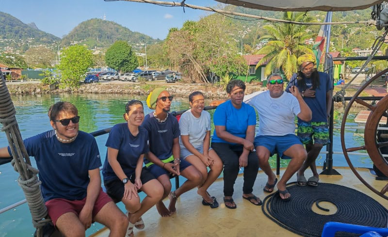 Sea Pearl gesamte Crew, Lois, Jay, Fire, Elsie, Mitzi, Kapitän Justin, German