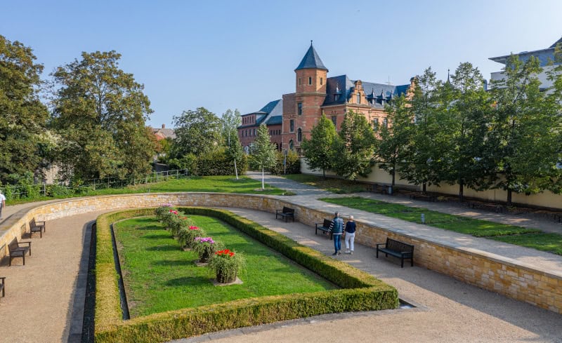 Saale-Unstrut - 1.000 Jahre Weinbaukultur, Natur und spektakuläre Architektur 1 Schlosspark Moritzburg Zeitz