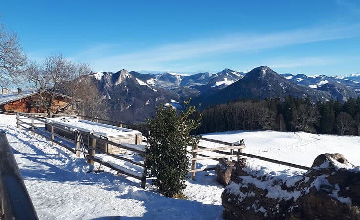 Winterlicher Ausblick Hohe Aasten-(c)Chiemsee-Alpenland-Tourismus