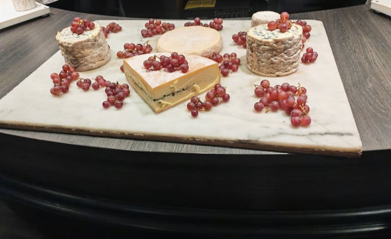 Bijou du Rhone, französischer Abend, Käsebuffet