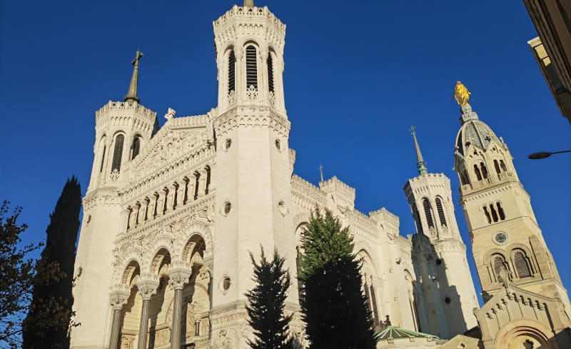 Traumhaft schöne Flusskreuzfahrt mit der Bijou du Rhône auf Saône und Rhône (Teil 2) 226 Lyon 40