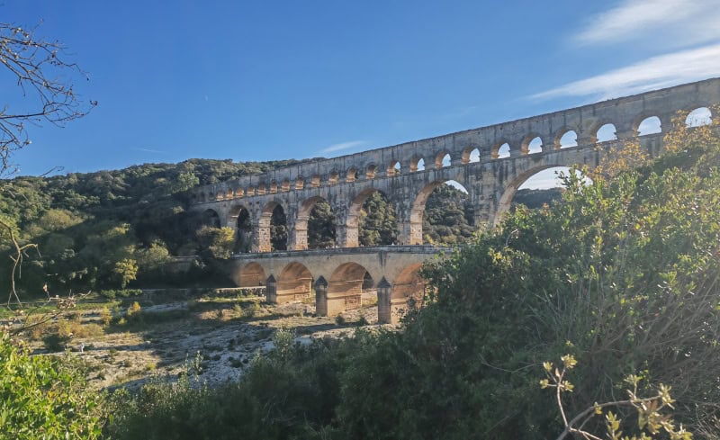 Traumhaft schöne Flusskreuzfahrt mit der Bijou du Rhône auf Saône und Rhône (Teil 2) 207 römischer Aquädukt Pont du Gard