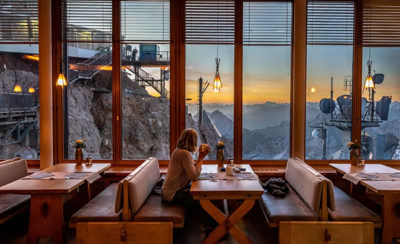 100-jähriges Jubiläum, 10 Jahrzehnte – 10 Gründe für einen Besuch der Tiroler Zugspitzbahn 3 Tiroler Zugspitzbahn © FroZenLights