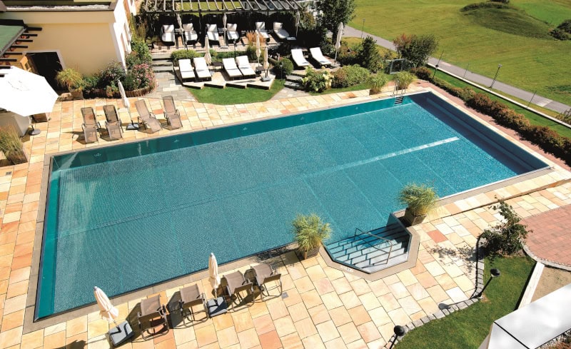 Luxus-Wellness-Auszeit in den Bergen in der Wellnessresidenz Schalber 9 Aussenpool Wellnessresidenz Schalber