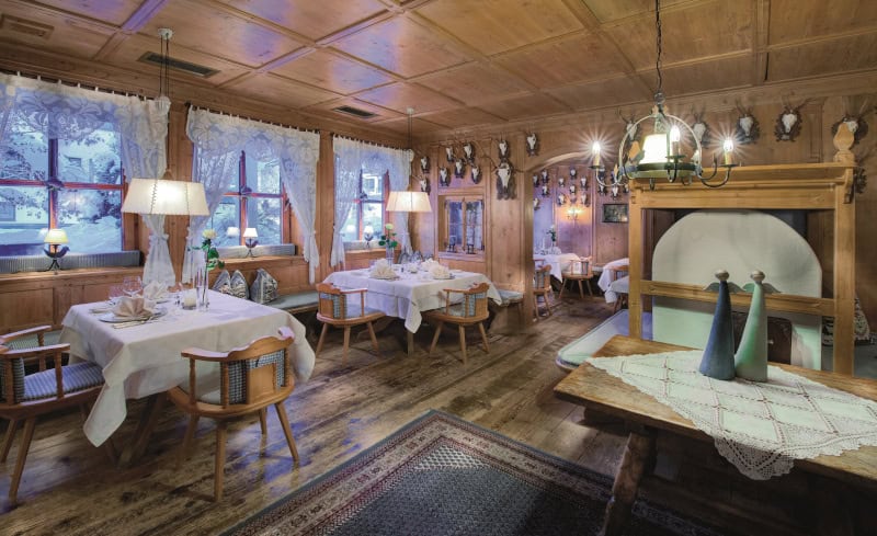 Luxus-Wellness-Auszeit in den Bergen in der Wellnessresidenz Schalber 12 Jaegerstube Wellnessresidenz Schalber