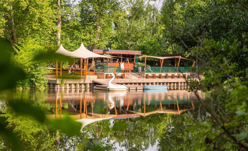 Kulturarena, Flussromantik und Festival unterm Sternenzelt - Sommerreisetipp Jena 6 Jena Paradiespark Strand JenaKultur Christopher Schmid