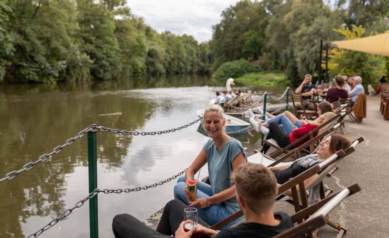 Kulturarena, Flussromantik und Festival unterm Sternenzelt - Sommerreisetipp Jena 8 Strand JenaKultur Roman Moebius